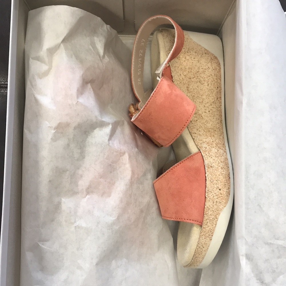 🎁 Mephisto Giulia Dual Strap Velcro Wedge Sandal - Picture 8 of 8